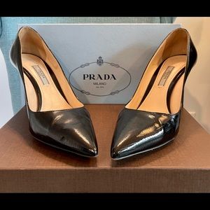 Prada Saffiano textured patent leather pumps Size 37.5